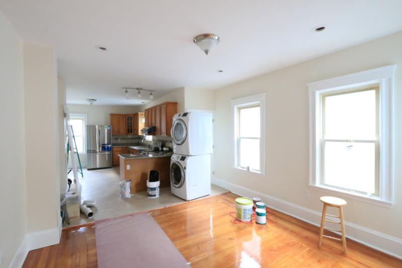 14 Bay State Ave, Powder House Square