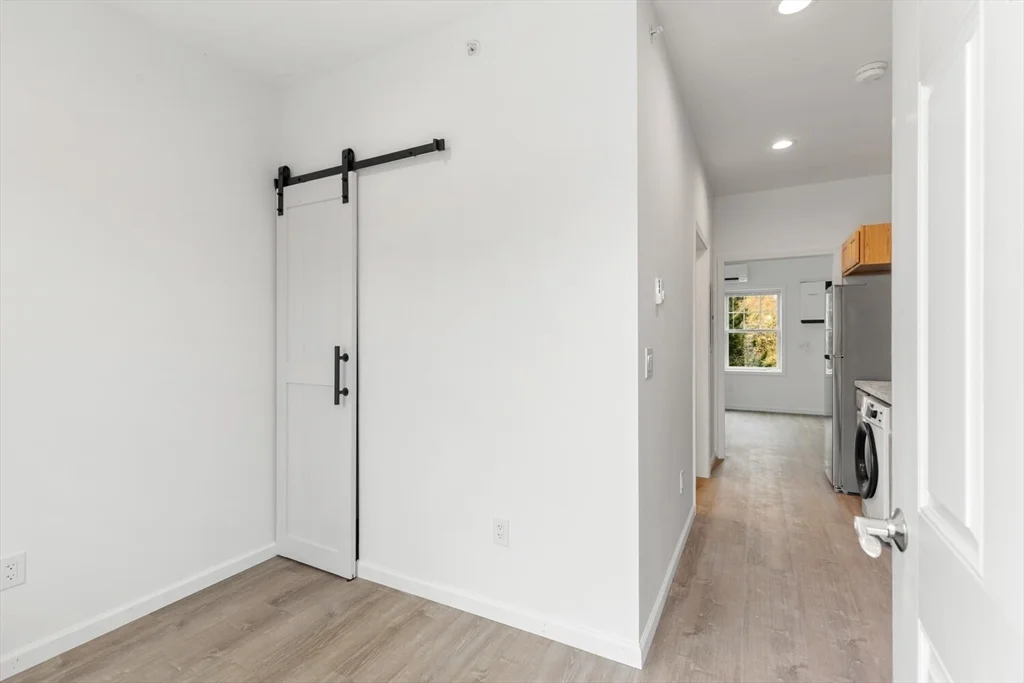 50 R Maplewood Ave, Gloucester