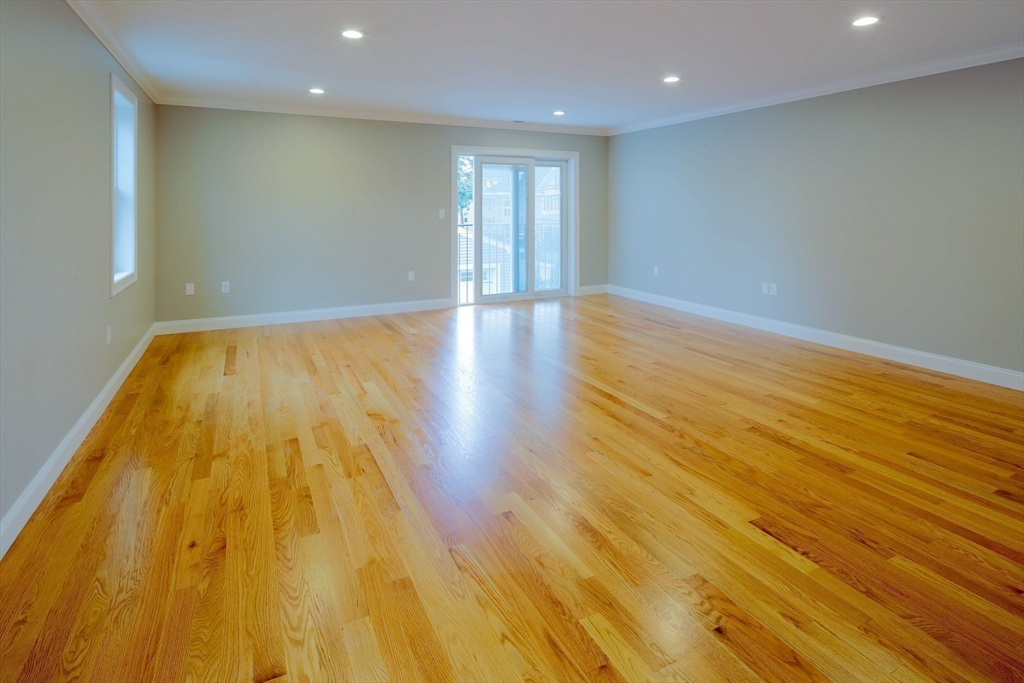 63 Bacon St, Waltham