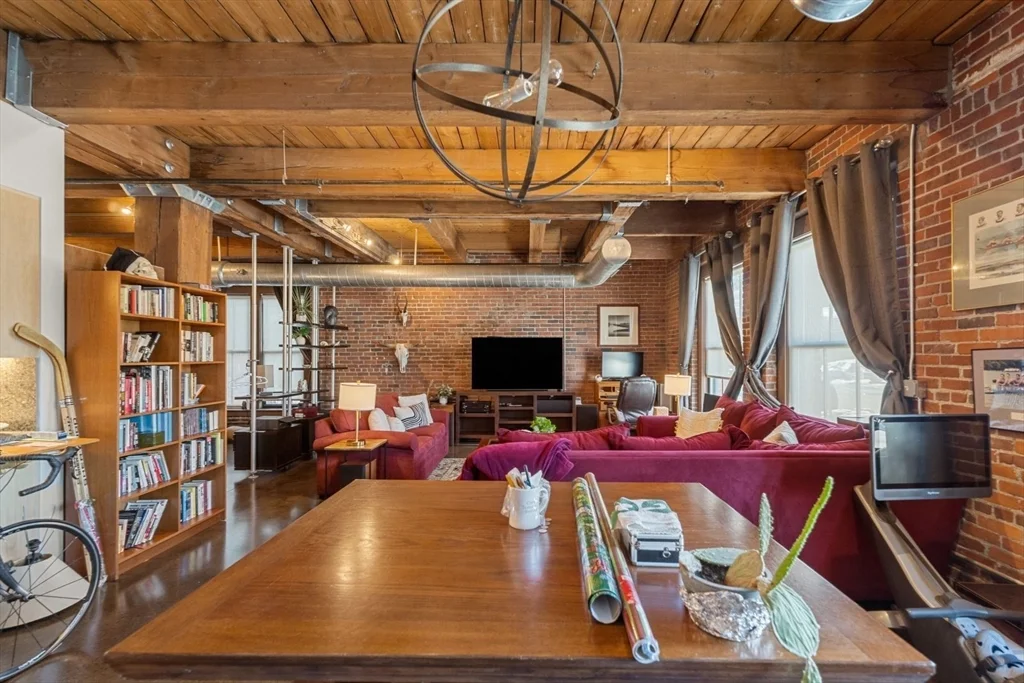 9 W Broadway, South Boston