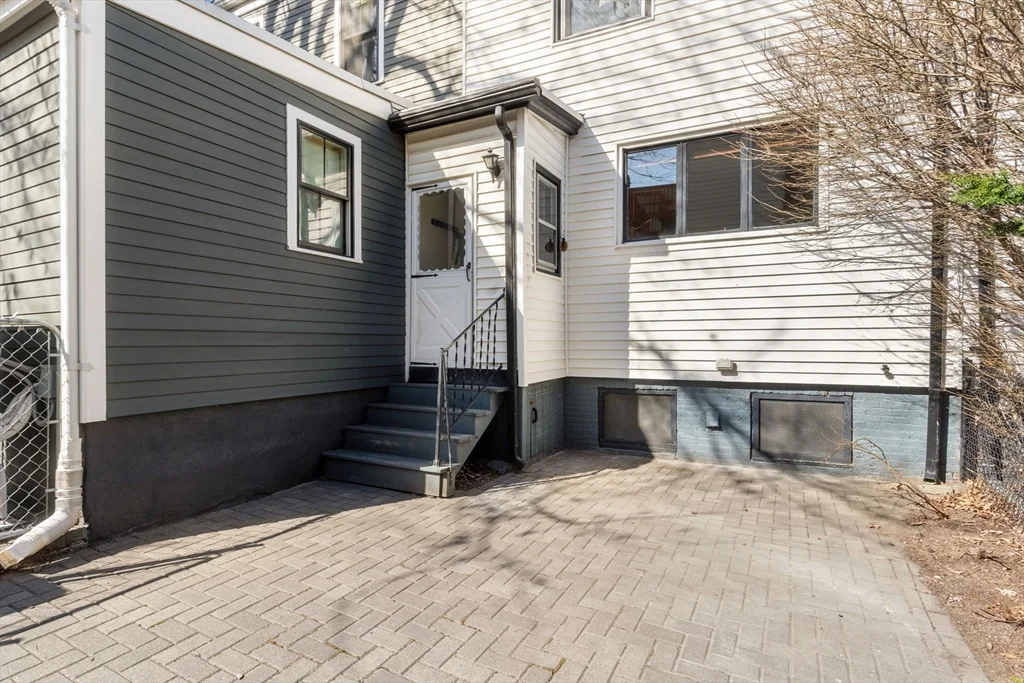 56 Spring St, East Cambridge