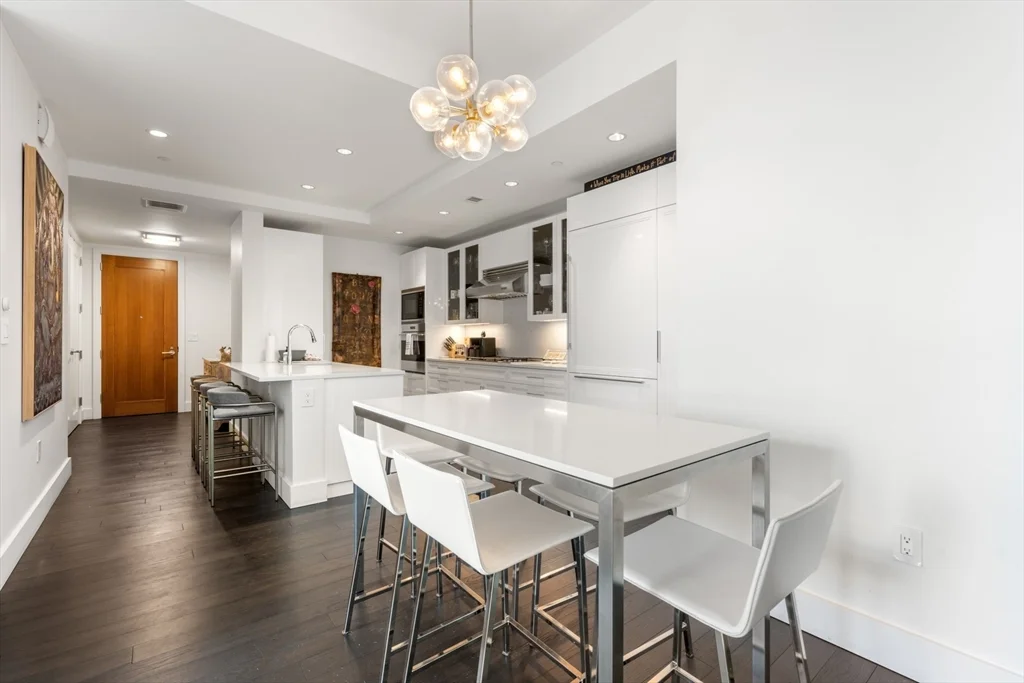 22 Liberty Dr, Seaport District