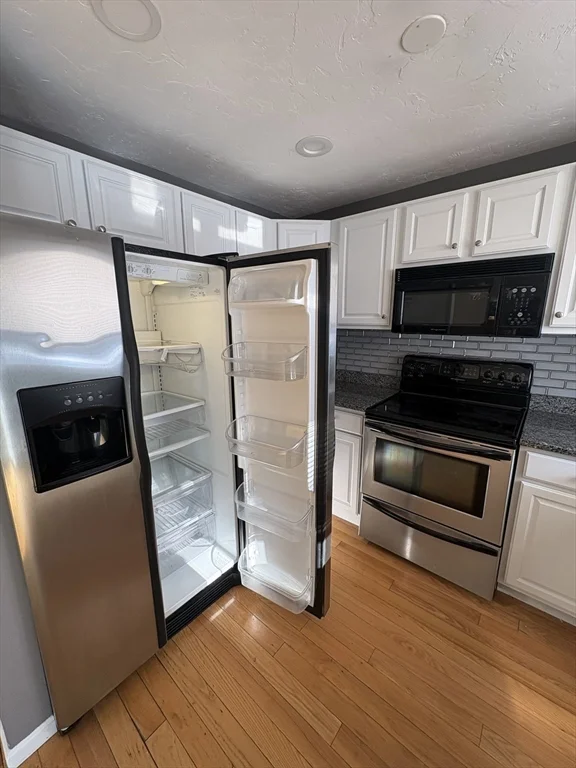 453 Turnpike St, Easton