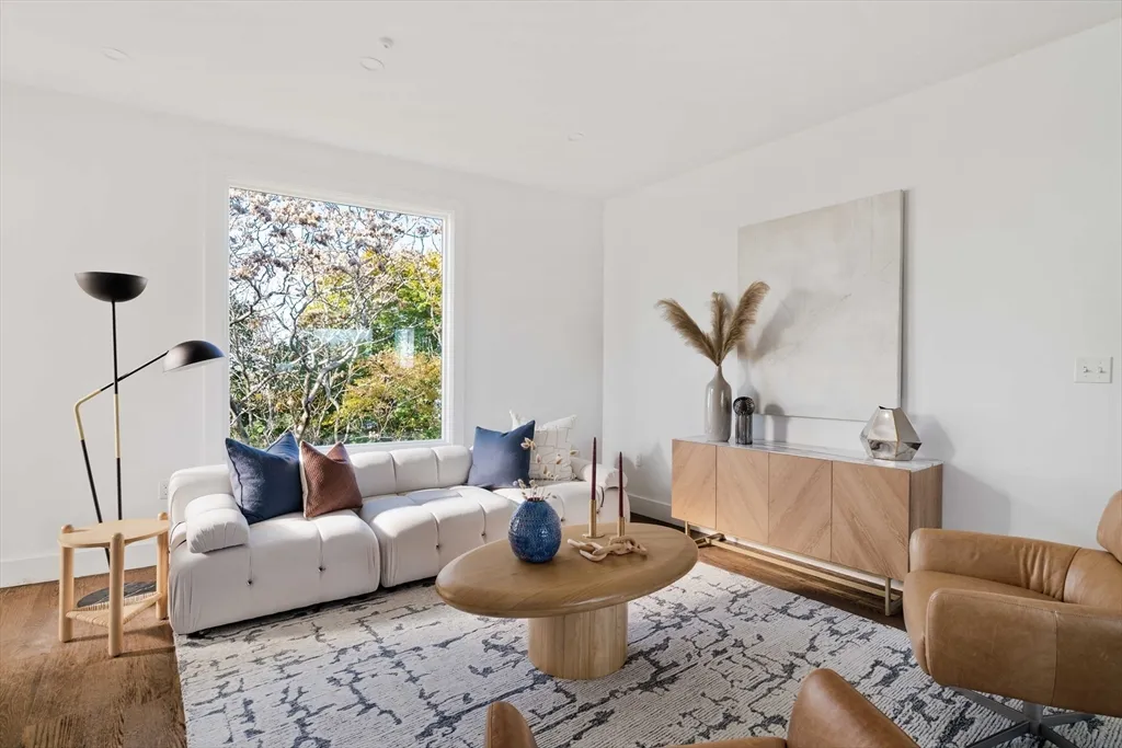 133 Boardman St, East Boston