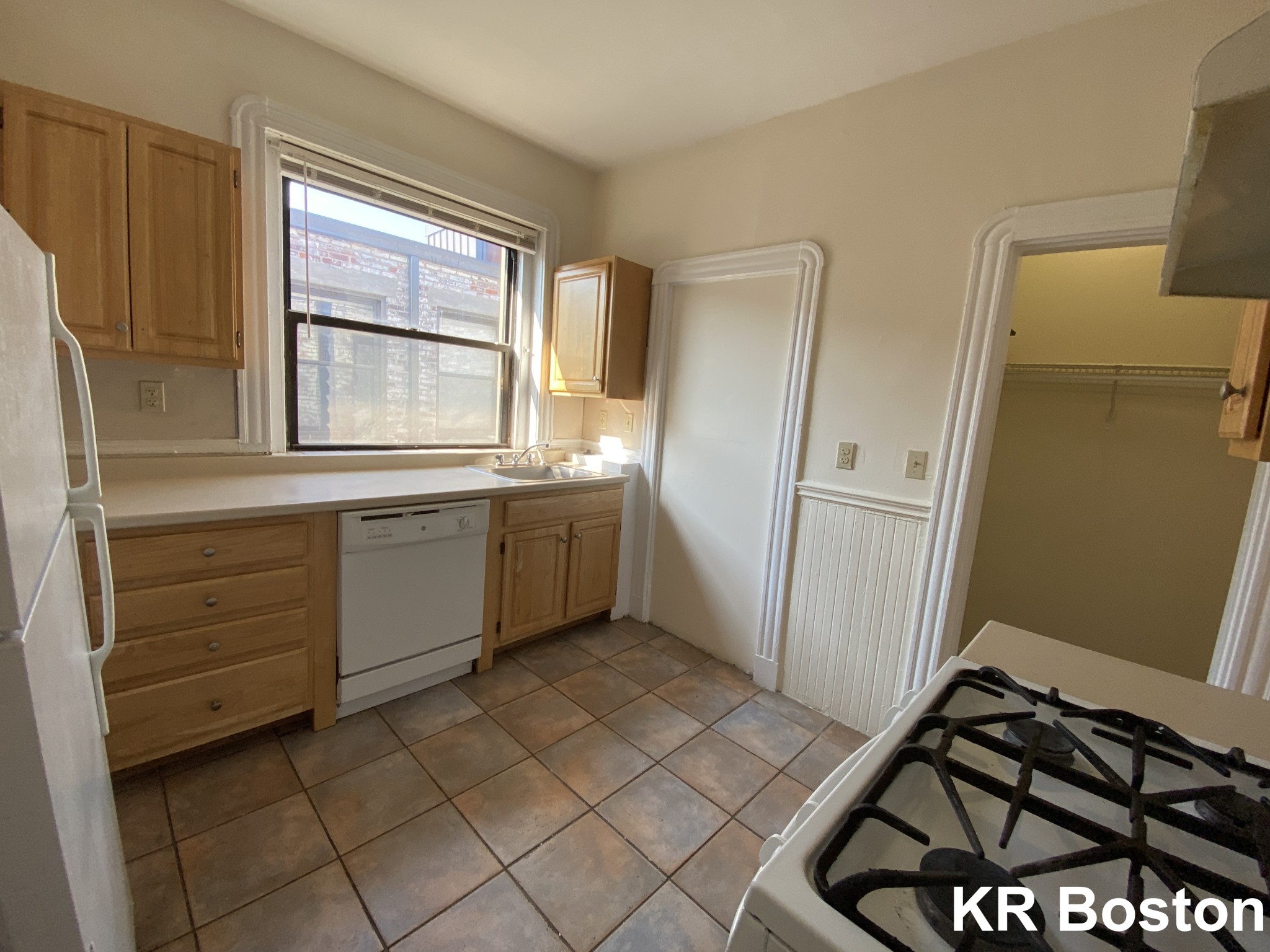 2 bed, 1 bath apartment for rent at 435 Cambridge St Unit 6., Allston