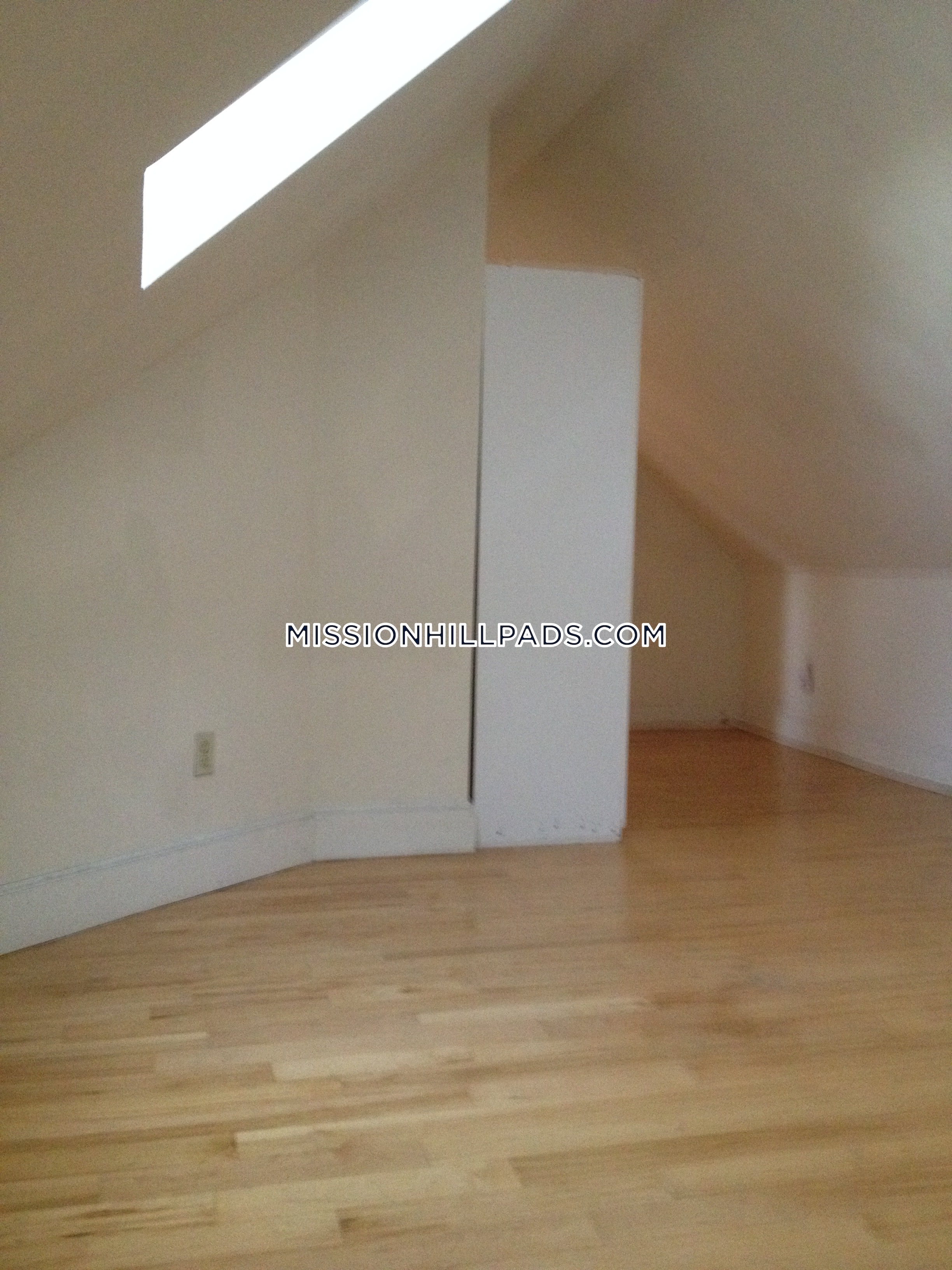 2 bed, 1 bath apartment for rent at 89 Hillside St Unit 4, Mission Hill — photo 11 of 15