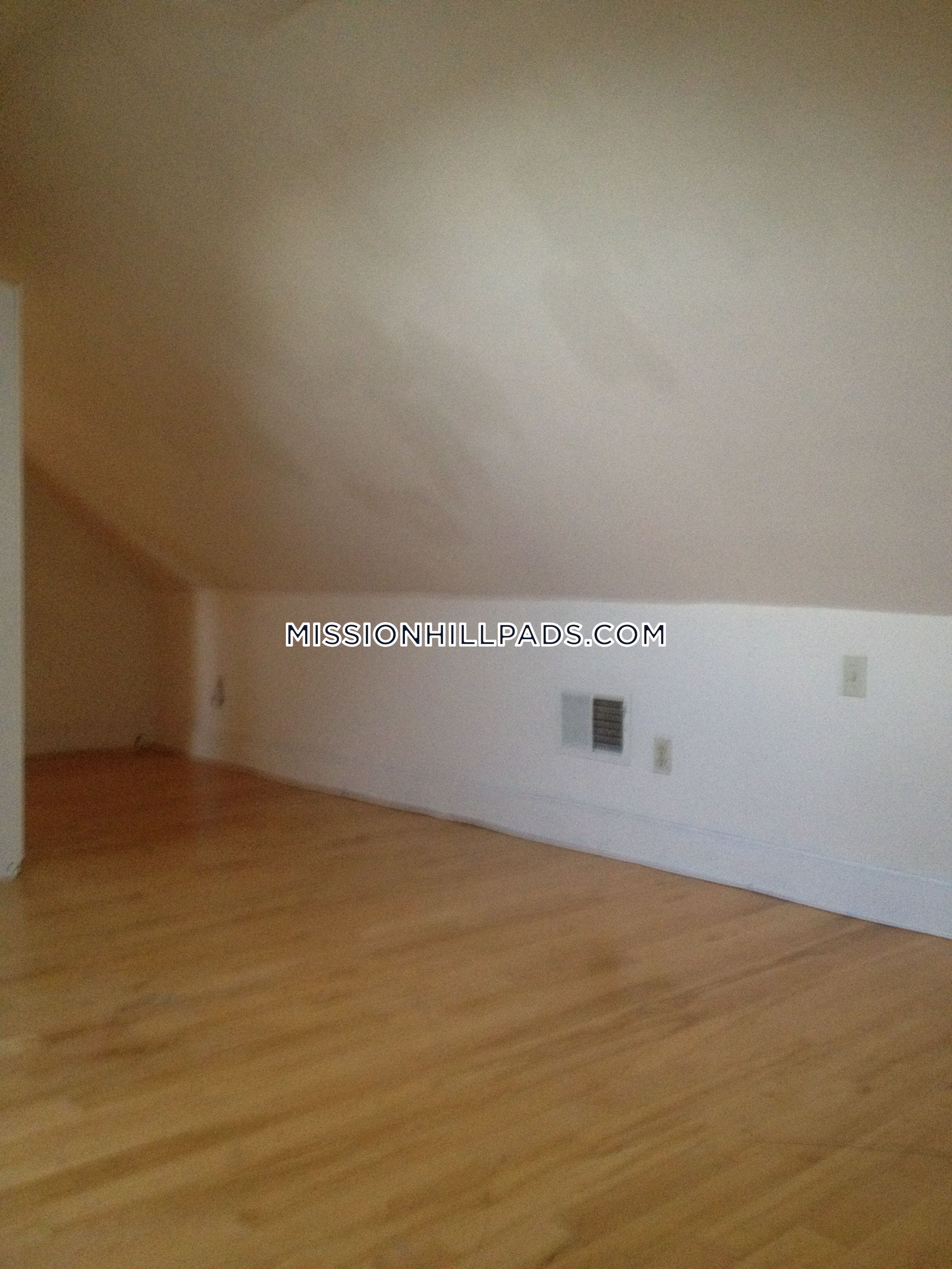 2 bed, 1 bath apartment for rent at 89 Hillside St Unit 4, Mission Hill — photo 12 of 15
