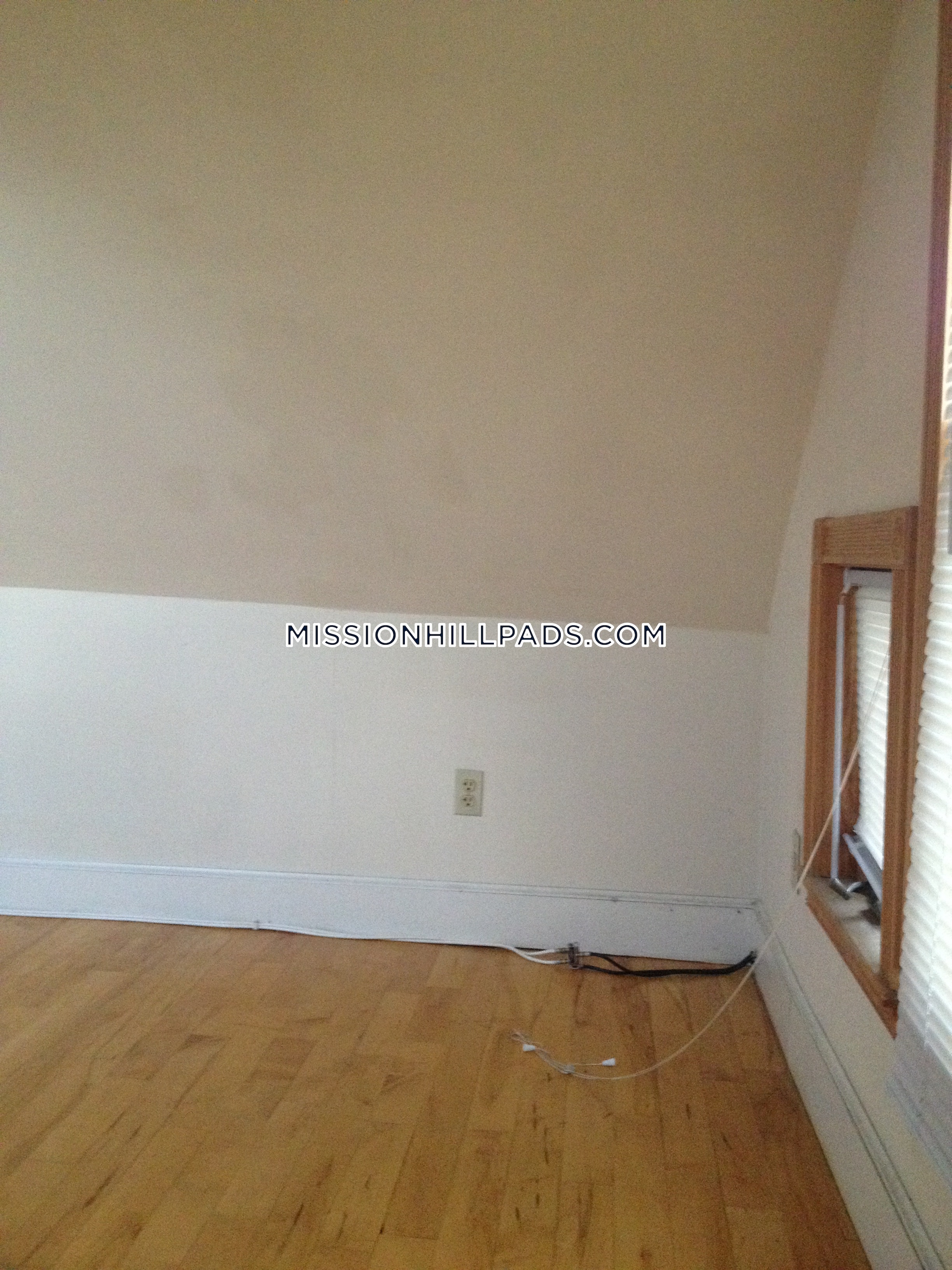 2 bed, 1 bath apartment for rent at 89 Hillside St Unit 4, Mission Hill — photo 13 of 15