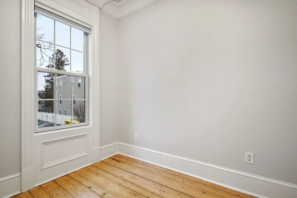 703 East 4th St, South Boston