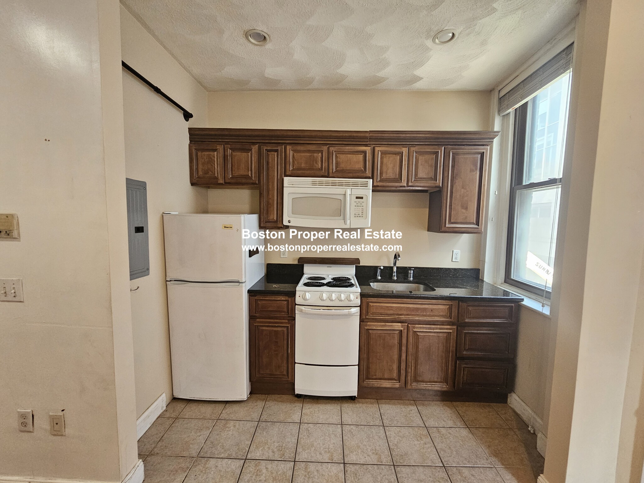 250 Newbury St, Back Bay