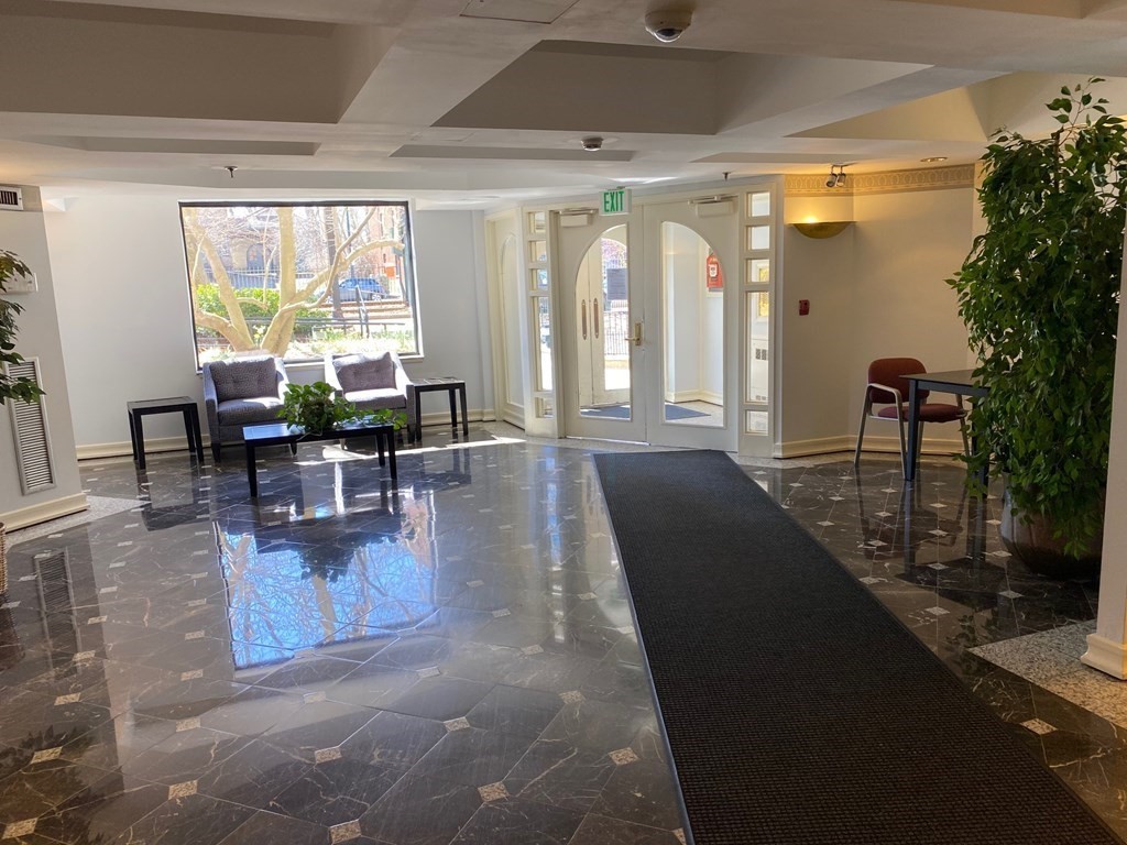 1933 Commonwealth Ave, Brighton