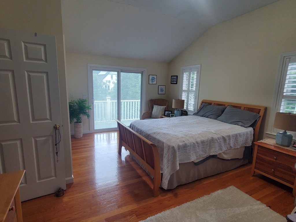 2 Valley Rd, Whitman