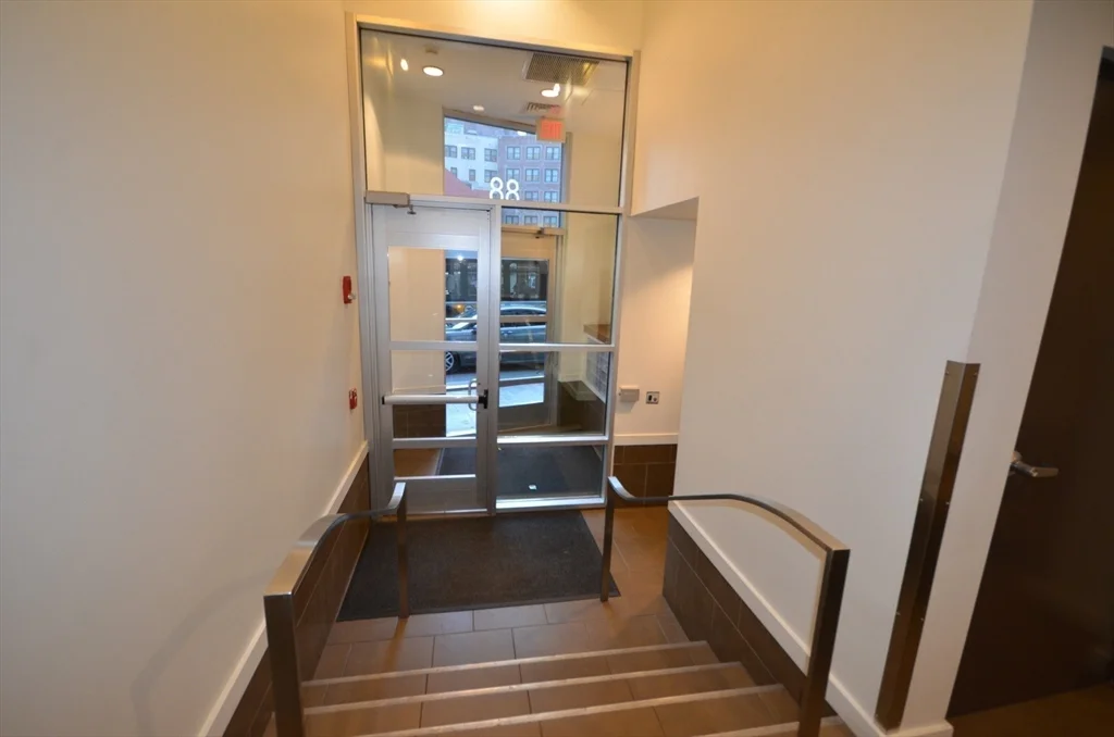 88 Kingston St, Downtown