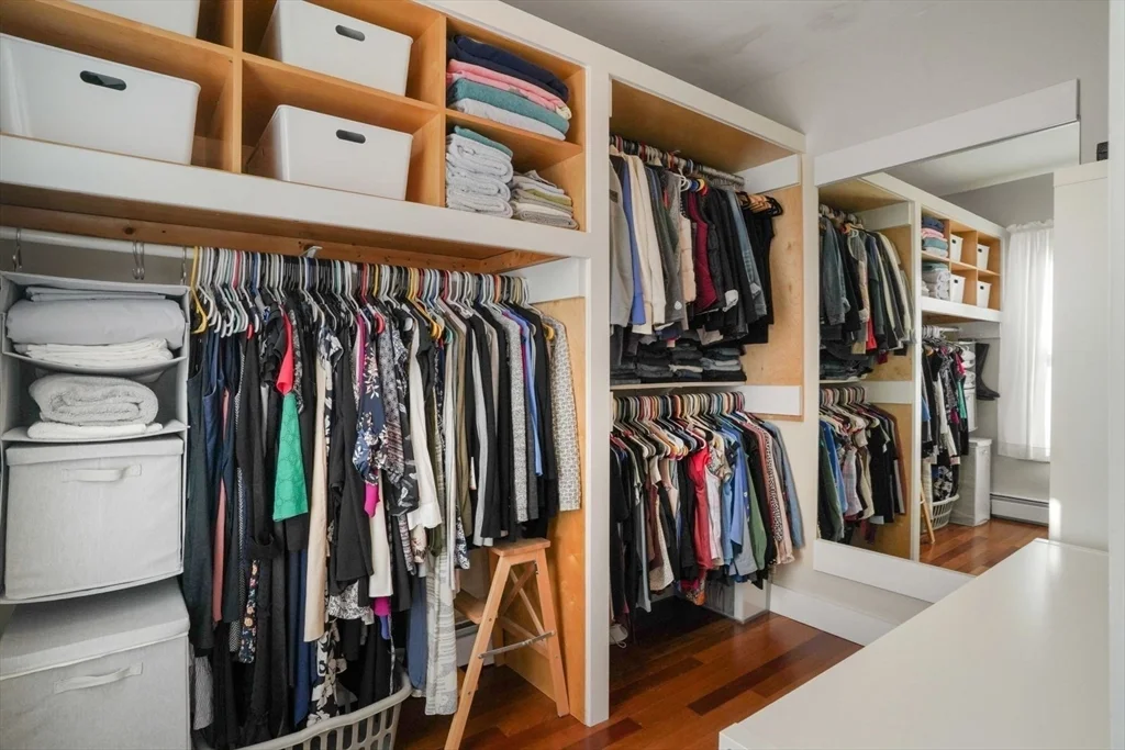 596 E 2nd St, South Boston