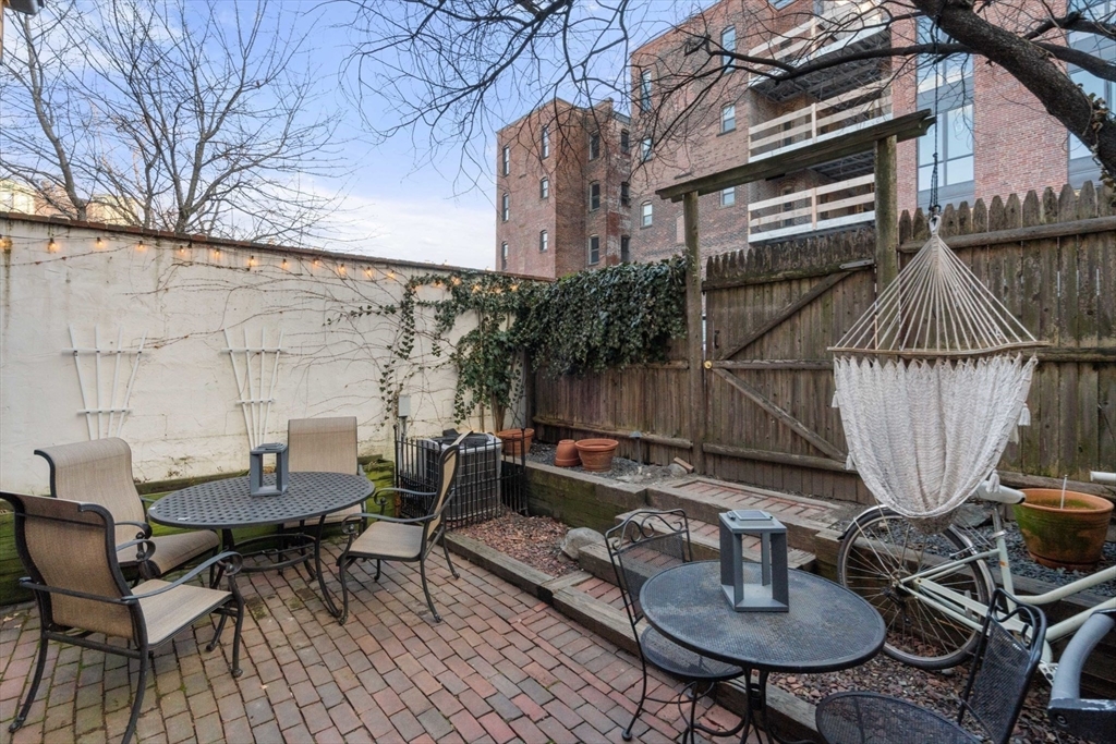 21 Cumberland St, Boston