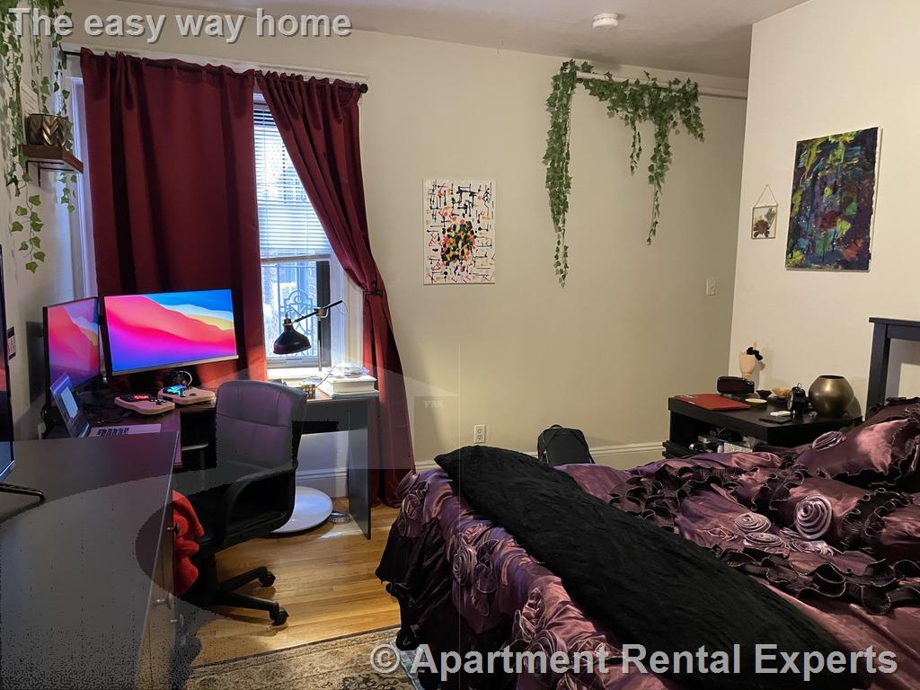 1558 Massachusetts Ave, Harvard Square