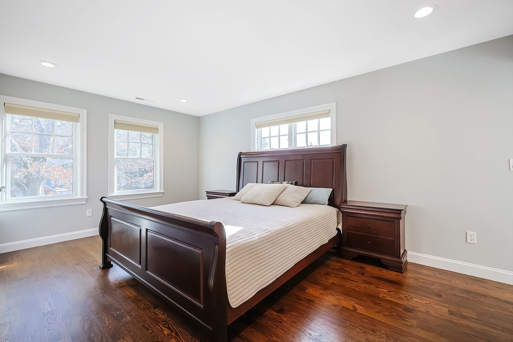 7 Marshall Rd, Wellesley