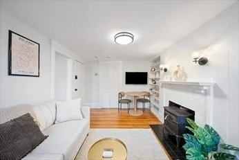 102 Revere, Beacon Hill