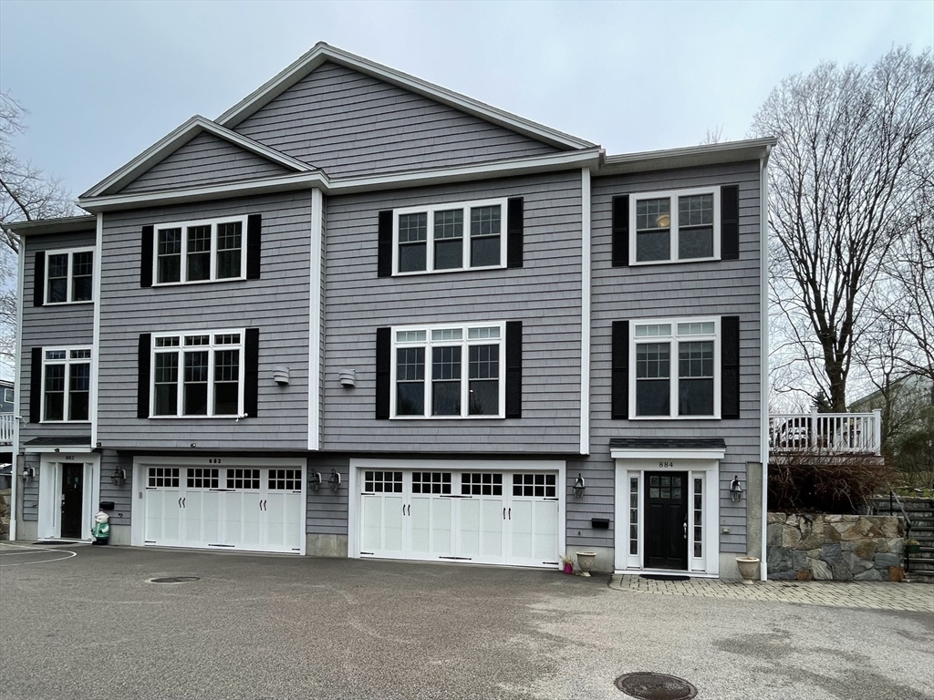 884 Chestnut St, Waban