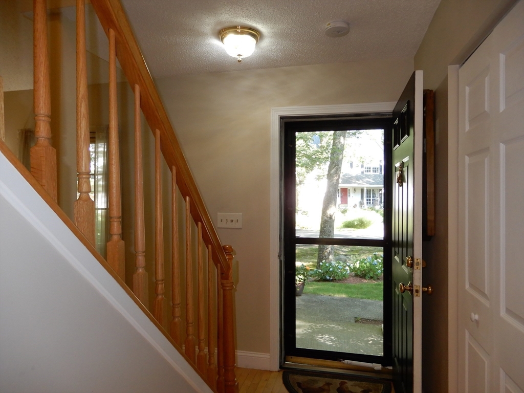 5 Bradshaw Ln, Foxboro