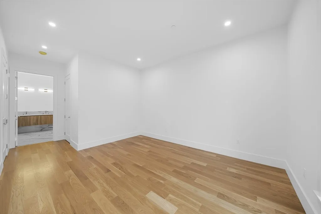 218 Old Colony Ave, South Boston