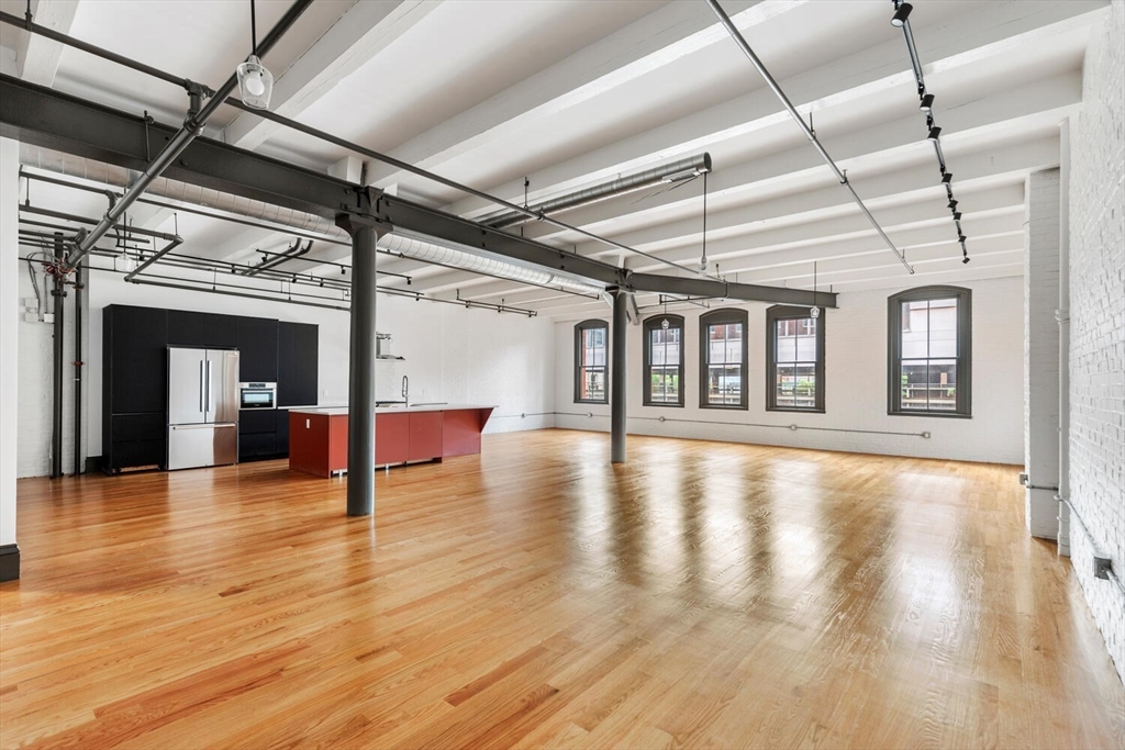 144 Lincoln St, Leather District