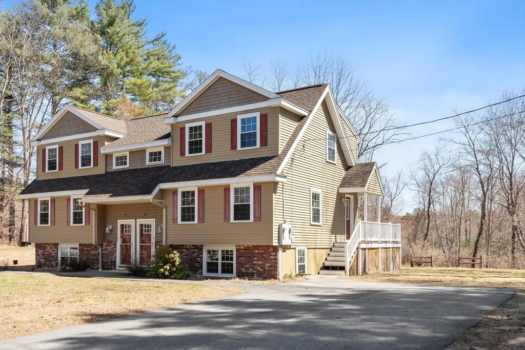 27 Pine St, Pepperell