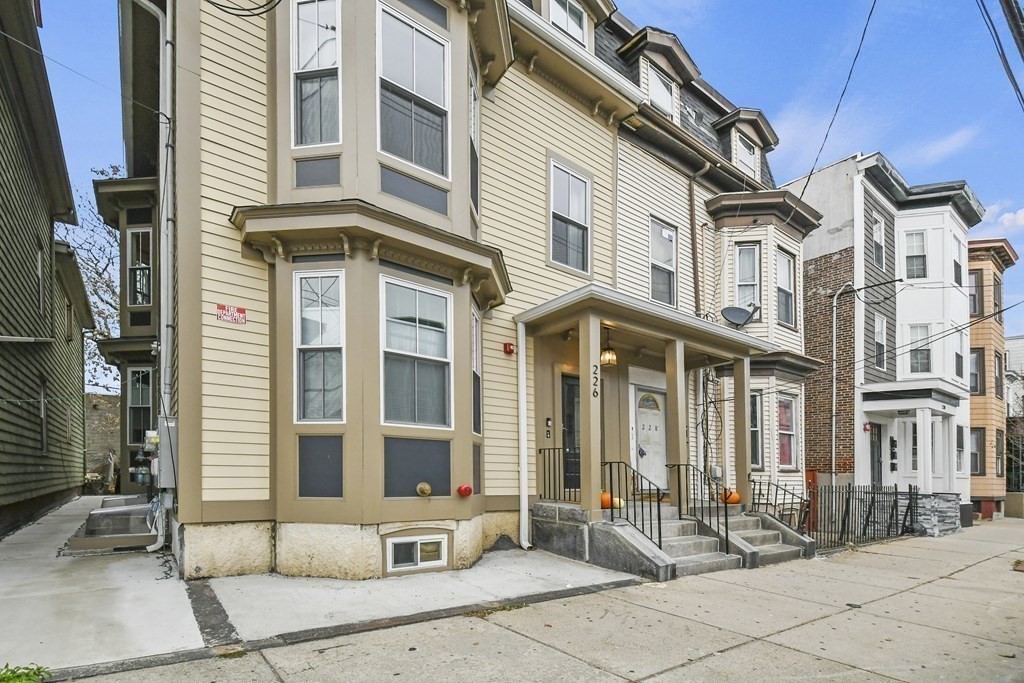 226 Saratoga St, East Boston