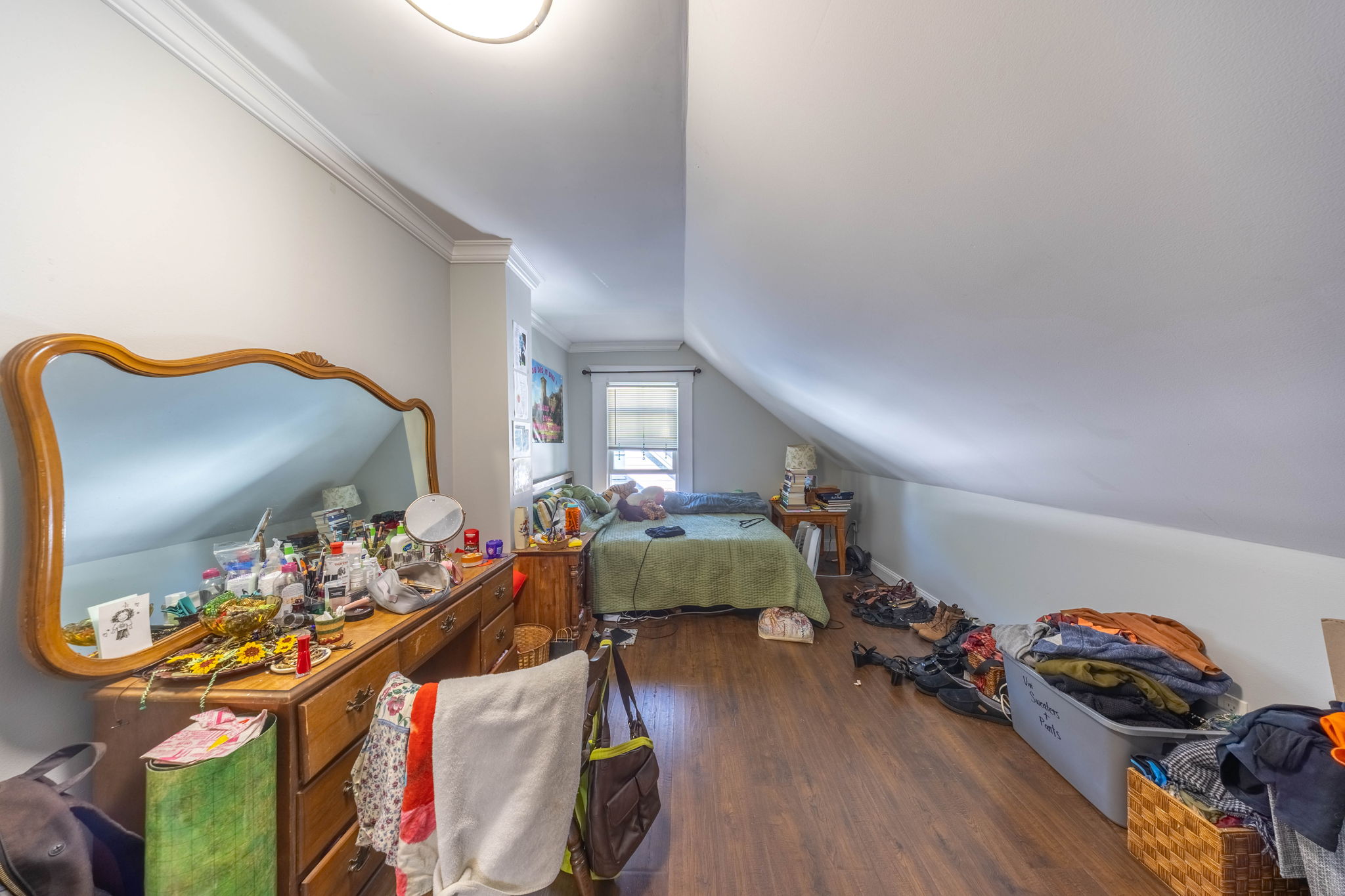 664 Moody St, South Side