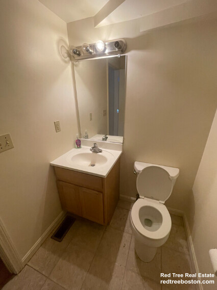 34A Raymond St, Allston