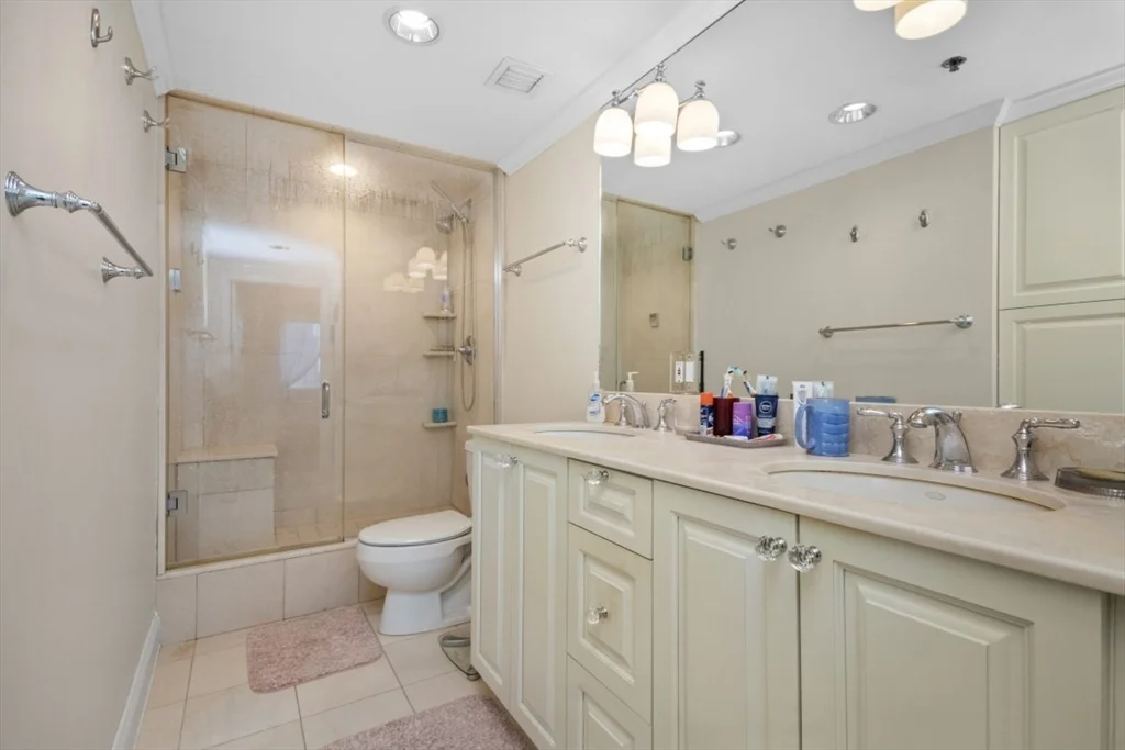 8 Museum Way, East Cambridge