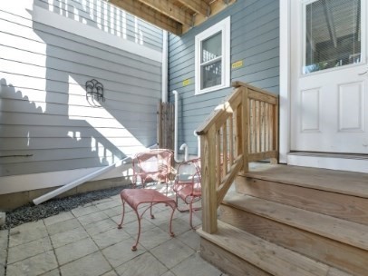 609 E 2nd St, South Boston