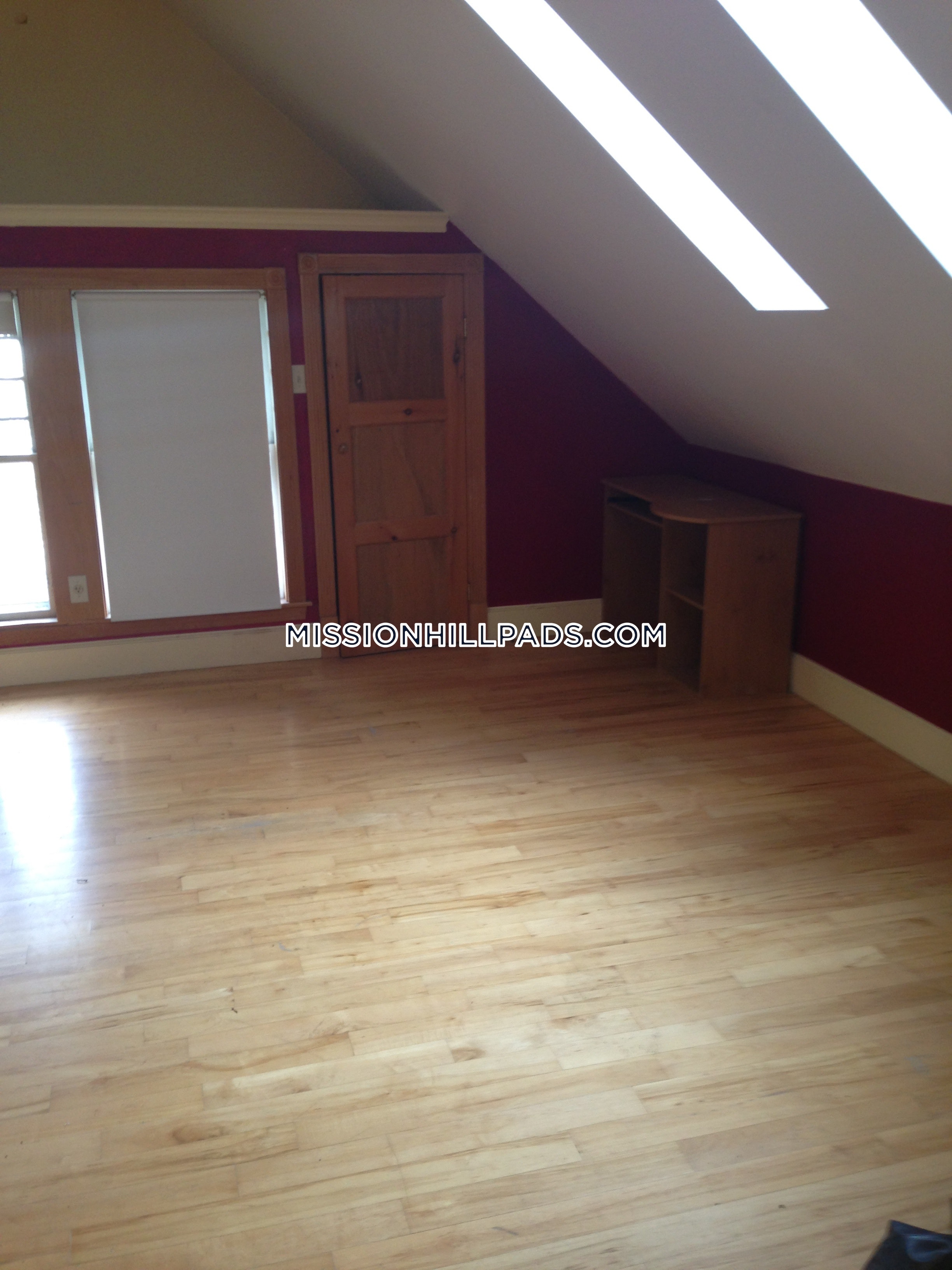 2 bed, 1 bath apartment for rent at 89 Hillside St Unit 4, Mission Hill — photo 2 of 15