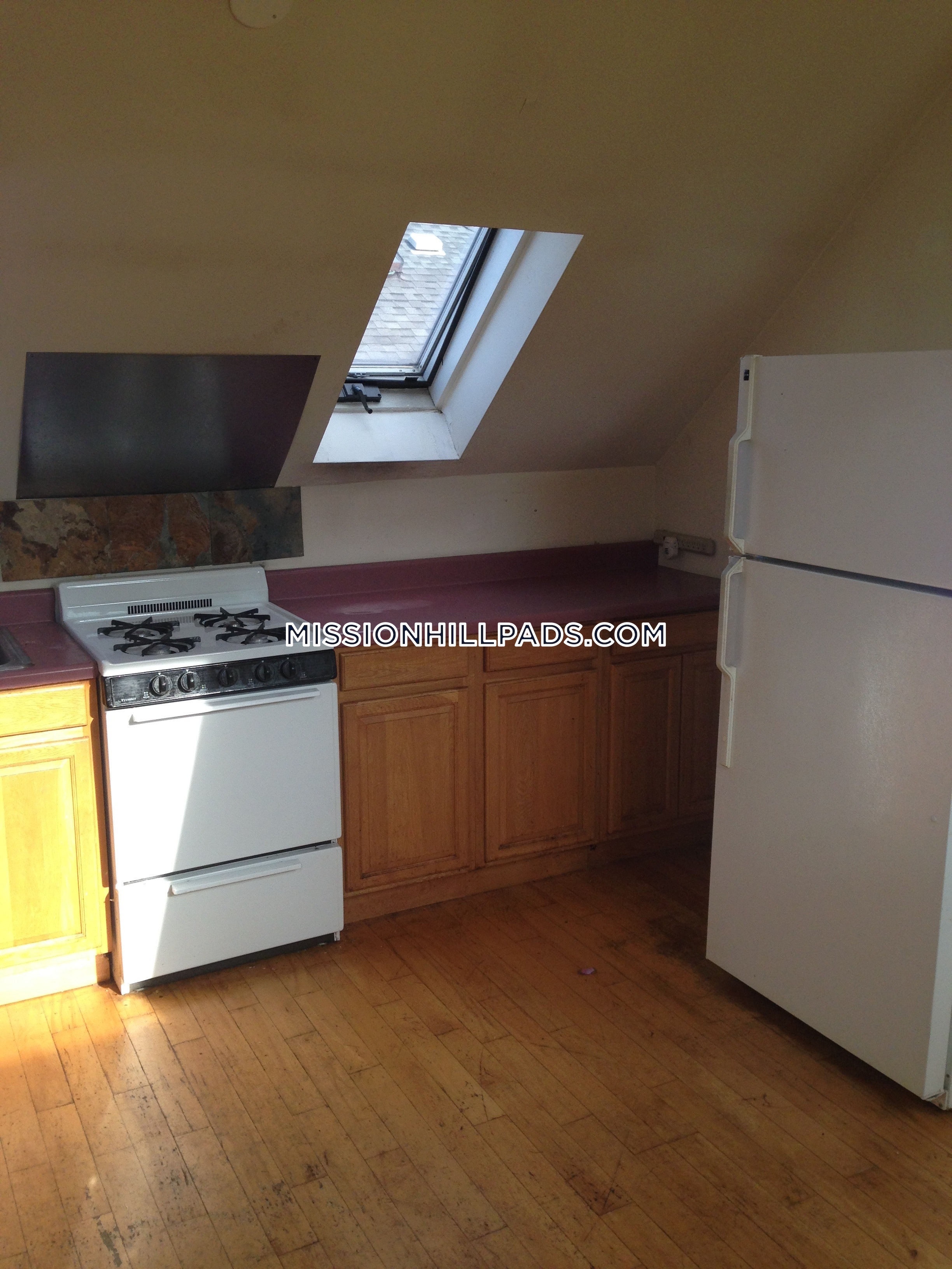 2 bed, 1 bath apartment for rent at 89 Hillside St Unit 4, Mission Hill — photo 5 of 15