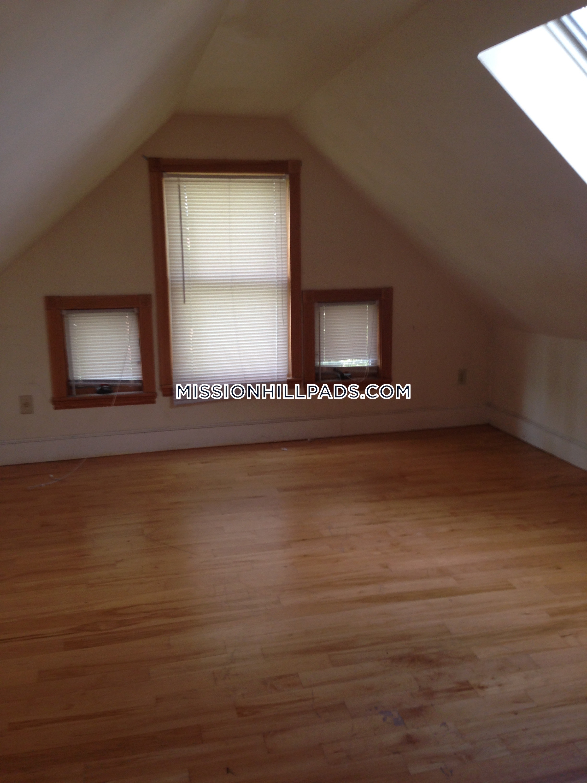 2 bed, 1 bath apartment for rent at 89 Hillside St Unit 4, Mission Hill — photo 7 of 15