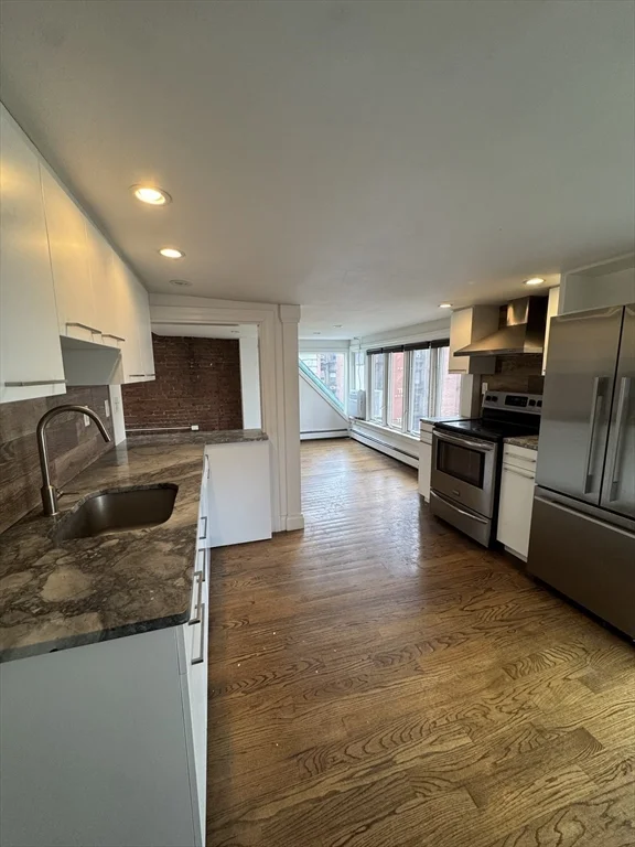 12 Aberdeen St, Fenway