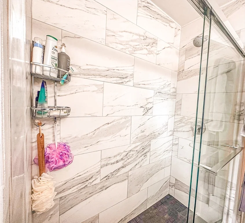 35 Hillock St, Roslindale