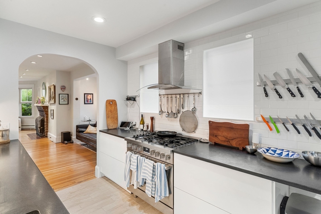 148 Lakeview Ave, West Cambridge