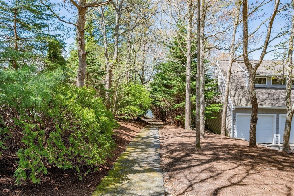 110 Clamshell Cove Rd, Cotuit