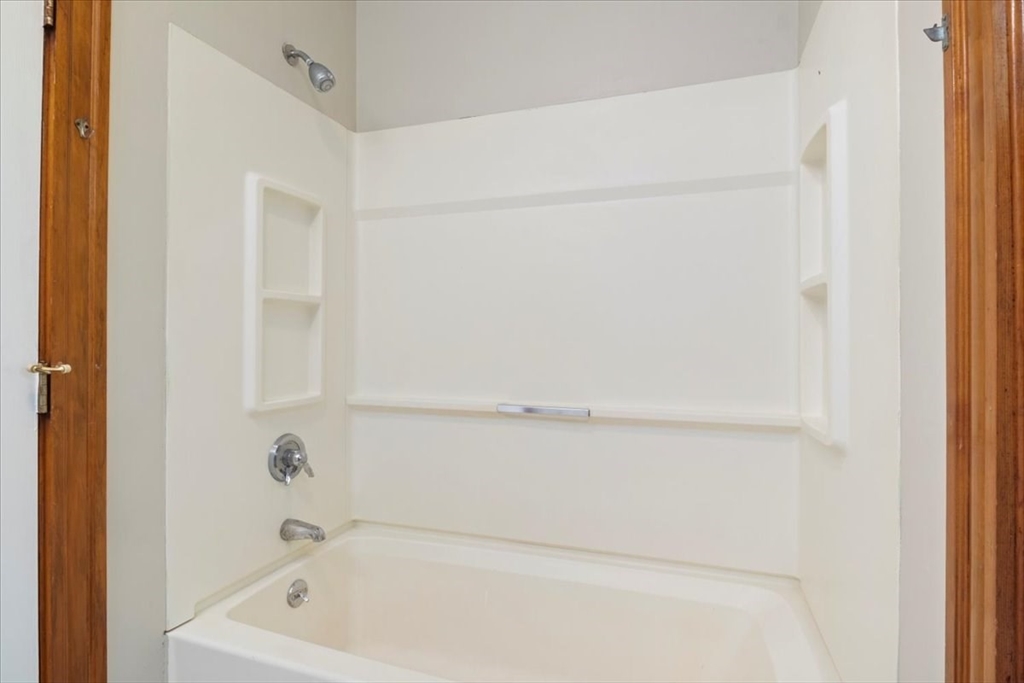 40 Whitehall St, East Dedham