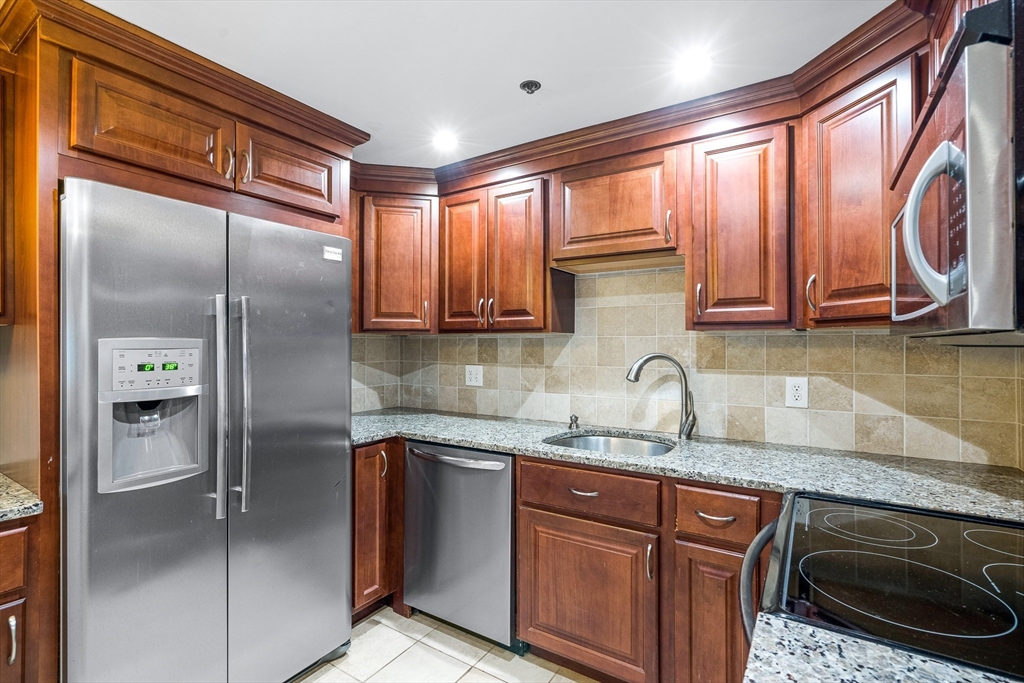 357 Commercial St, North End