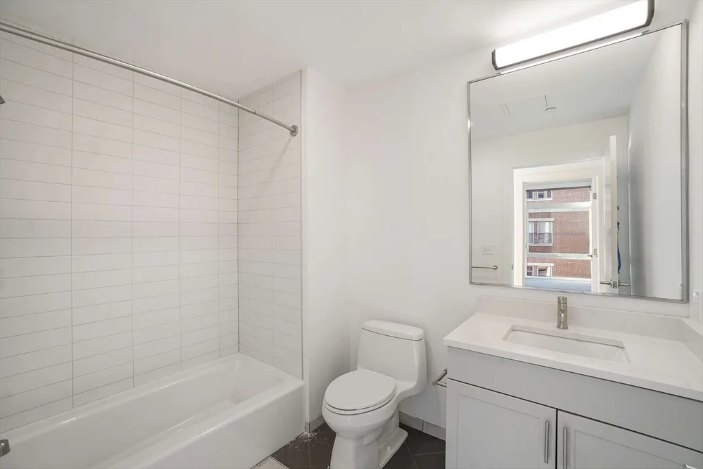 839 Beacon St, Fenway