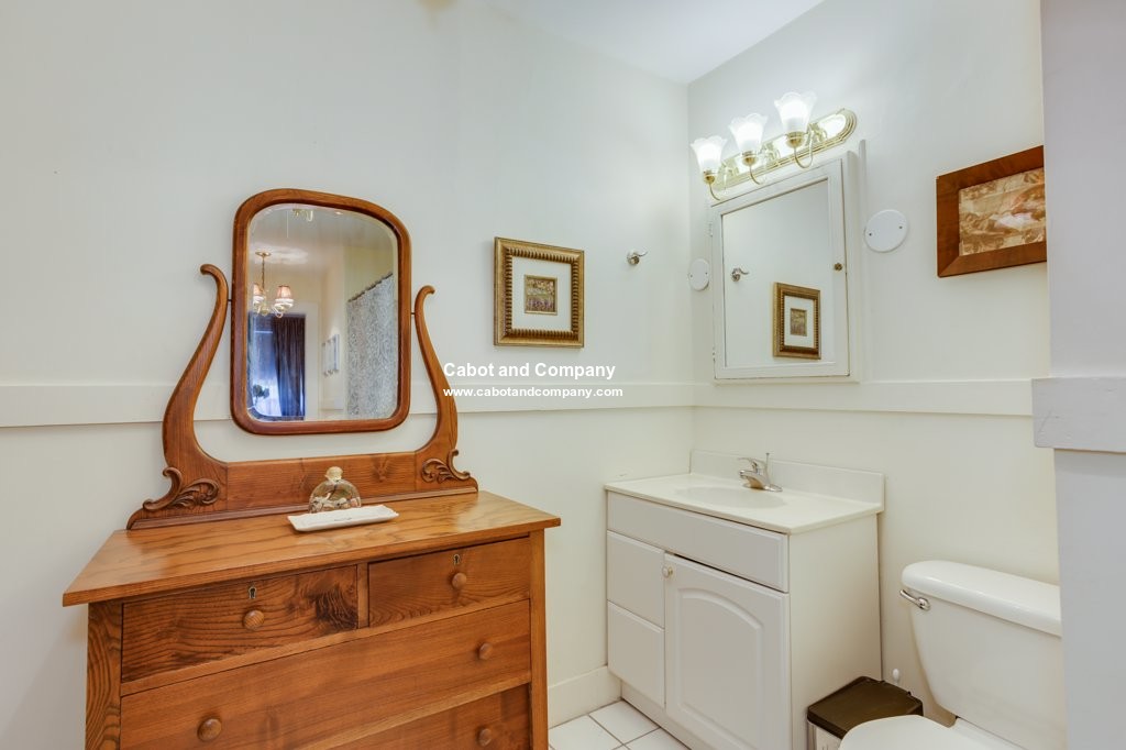 164 Beacon St, Back Bay