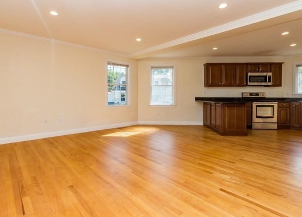 37 Hiawatha Ave, Waltham