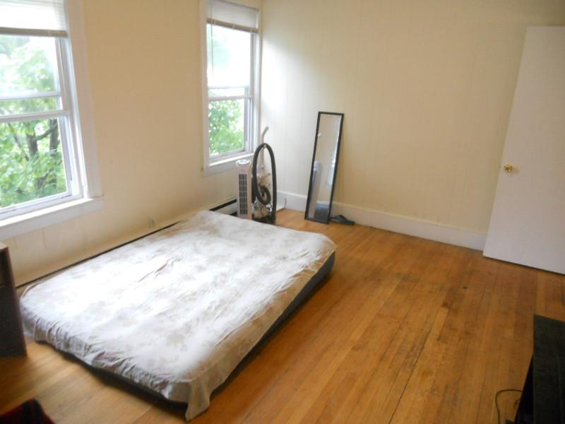 2 Ashford Ct, Allston