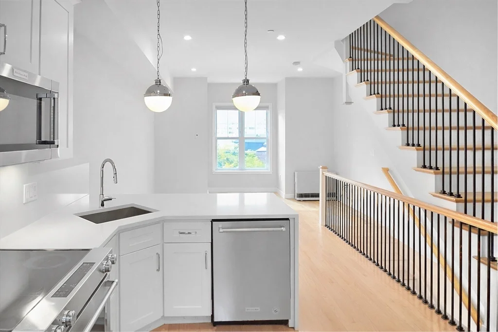 174 Fisher Ave, Mission Hill