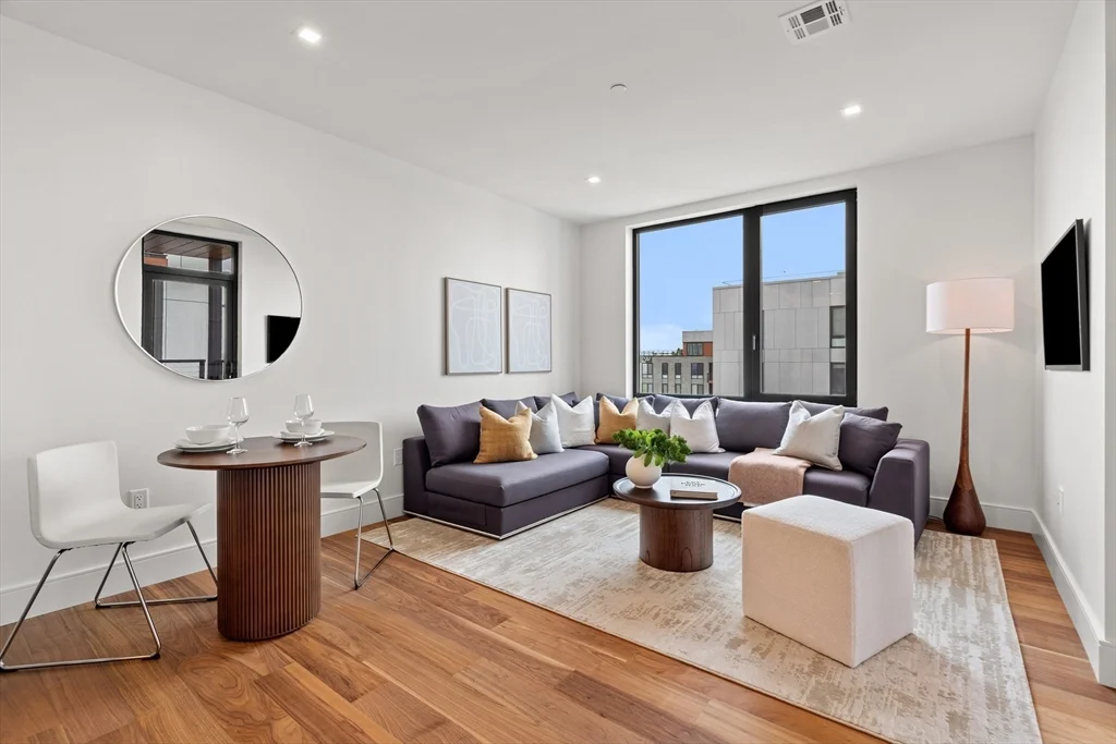 1515 Commonwealth Ave, Brighton