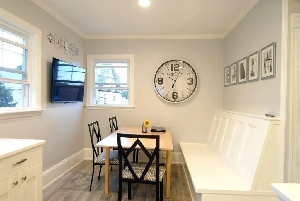 812 Moody St, South Side