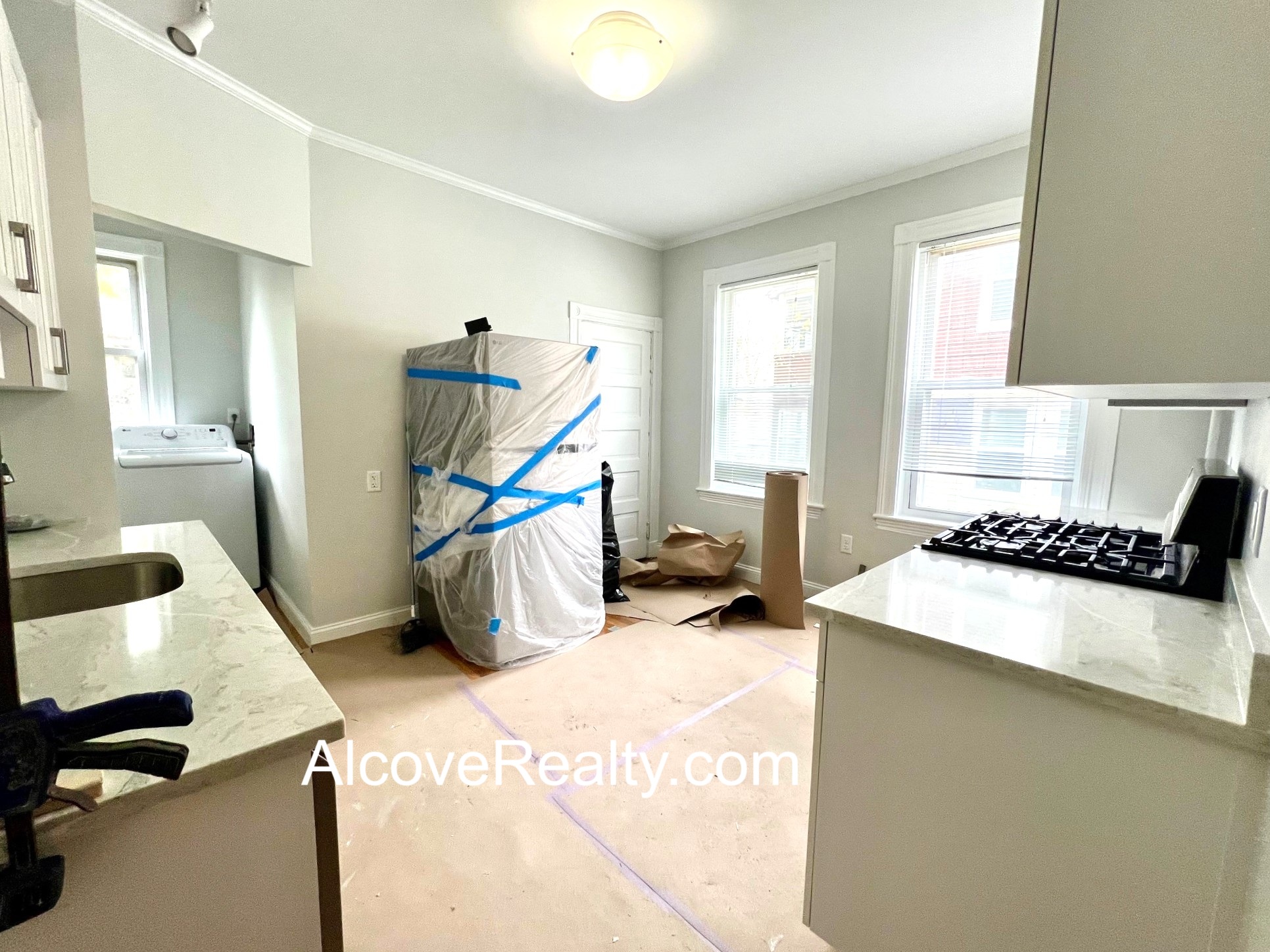 15 Farragut Ave, West Somerville