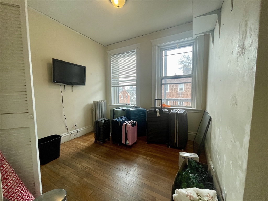 11 Euston St, Brookline